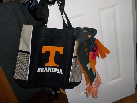 Tennessee GRANDMA Bag, Scarf & Gloves New Cover