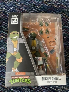 Teenage Mutant Ninja Turtles Michelangelo Street Style Action Figure Brand New - Picture 1 of 3