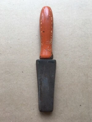 Piedra de afilar vintage con mango de madera naranja, 9 3/8" de longitud - piedra 4 5/8" Foto 1 de 4