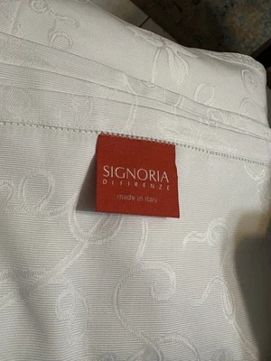 Signoria di Firenze Tablecloth  White 84 X 118 - Image 1 of 4