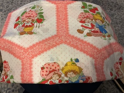 ¡VINTAGE! "Pastel corto de fresa/amarillo - 1980 - 45"" de ancho" Foto 1 de 2