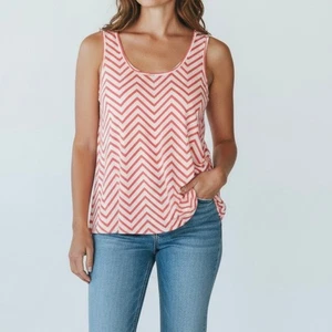 Vanity Active USA Designed in Los Angeles NWT L Sleeveless Tank Peach Chevron - Picture 1 of 10