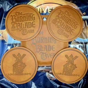 *Juego de 4 Posavasos* EPIC Dark Universe Darkmoor Burning Blade Tavern Universal - Imagen 1 de 2