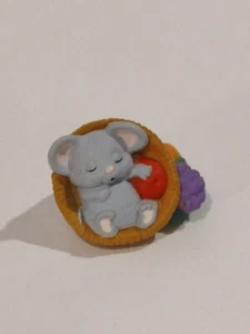 Hallmark MERRY MINIATURES Thanksgiving Vintage BABY MOUSE in CORNUCOPIA 1988 - Picture 1 of 7