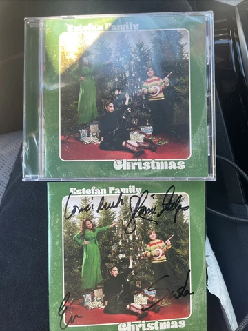 Gloria Estefan Family Christmas Signed By Three Autograph Photo Booklet With CD Cover