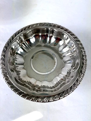 Plato de pedestal vintage Oneida 6" plateado plato de caramelo Foto 1 de 4