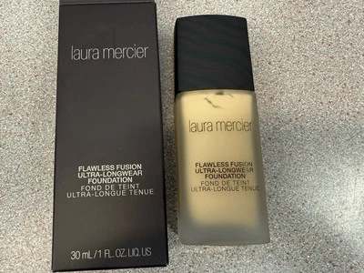 Laura Mercier 1W1 Flawless Fusion Ultra-Lonwear Foundation 30ml Ivory New - Image 1 of 4