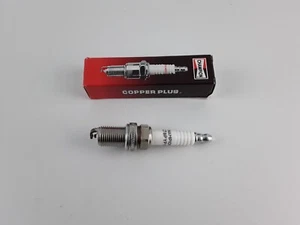 Spark Plug Champion 243 RC78PYP15 Spark Plug-Industrial Fast Free Shipping - Picture 1 of 4