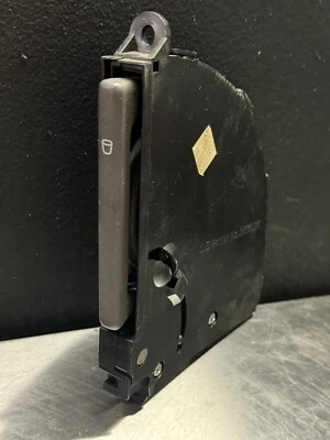 SAAB 9-5 PORTA-COPO DOBRÁVEL CINZA FABRICANTE DE EQUIPAMENTO ORIGINAL 1999-2003 FABRICANTE DE EQUIPAMENTO ORIGINAL 5201702 - Imagem 1 de 4