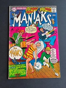Showcase #69 - Maniaks (DC, 1967) VG - Picture 1 of 3