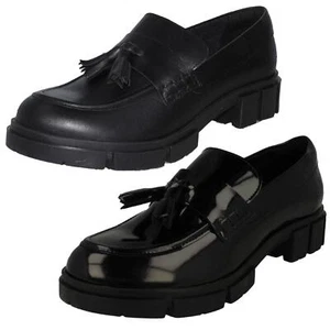 Zapatos sin cordones Clarks 'Teala Mocasín' gruesos de cuero negro para dama - Imagen 1 de 21