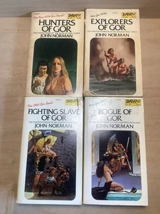 4 1st Ed. DAW PBKs By:John Norman,Hunters,Explorers,Rogue, Fighting Slave Of Gor - Bild 1 von 15