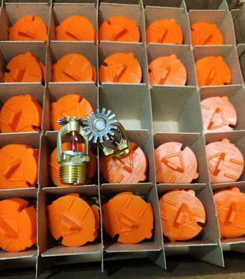 COLGANTE RESPUESTA ESTÁNDAR LATÓN 155F SKU:23868AB - SOLO VENTA CAJA DE 50 PIEZAS. Foto 1 de 4