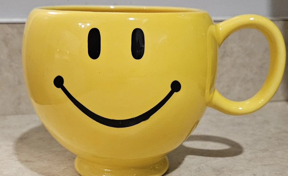 Taza grande cara sonriente Teleflora taza de café o taza de té de cerámica amarilla 20 OZ Foto 1 de 4