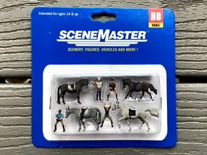 WALTHERS 1/87 HO SCALE PAINTED HORSE RIDERS 4 HORSES & 4 RIDERS SET 949-6027 F/S - Picture 1 of 10