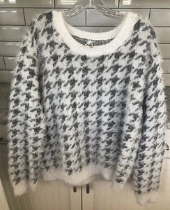 Mudd Fuzzy Eyelash Gray & White Houndstooth Check Crewneck Sweater XXL NWOT - Picture 1 of 12