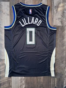 DAMIAN LILLARD signed autographed MILWAUKEE BUCKS Jersey w/ COA PSA AN99616 - Picture 1 of 4