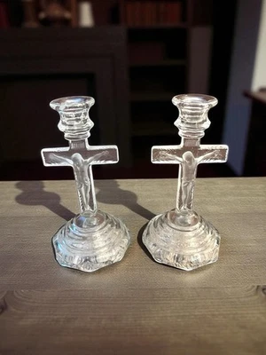 De Colección Par de Candelabros de Vidrio Jesús en Cruz Crucifijo Esmerilado Interior del Hogar Foto 1 de 4