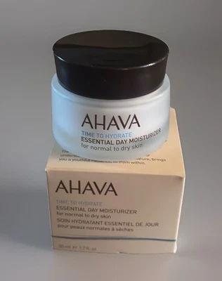 Crema hidratante de día esencial AHAVA para piel normal a seca TIEMPO DE HIDRATARSE - 1,7 oz Foto 1 de 4