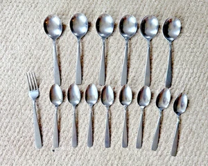 SATIN ACCENT by ONEIDACRAFT DELUXE 6 Round Bowl Gumbo Soup Spoons & 8 Teaspoons - Picture 1 of 6