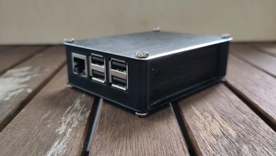 Raspberry Pi 3 B+ (1,40GHz, 1GB RAM) Mini Pc inkl. Icebox  - Bild 1 von 4