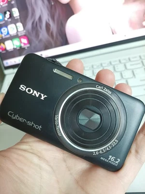 Sony WX7-16.2MP Exmor R CMOS,5x Optical Zoom,1080p,ENGLISH,Compact Cam - Image 1 of 4