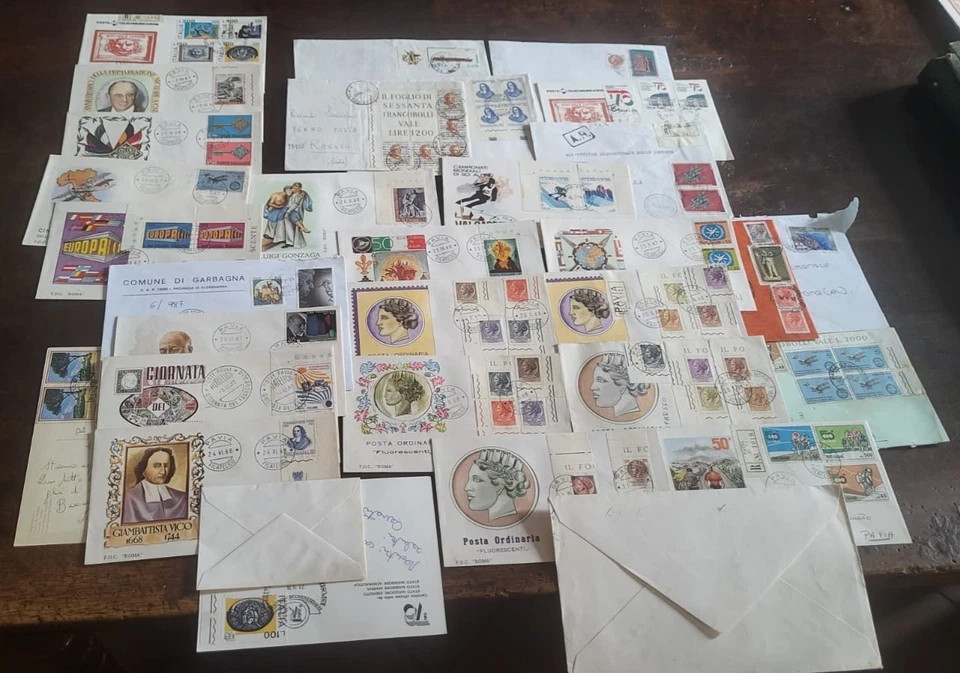 30 Buste Viaggiate Francobolli Italia Repubblica Miste - Immagine 1 di 1