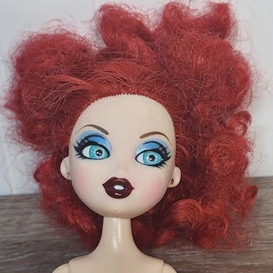 Bratz Bratzillaz Glam Gets Wicked Meygana Broomstix Puppe MGA Entertainment 2012 - Bild 1 von 19