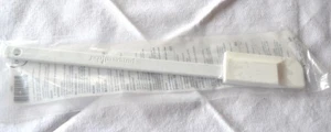 Pampered Chef MINI SKINNY SCRAPER - Lightweight + Narrow & Short - Perfect Size! - Picture 1 of 2
