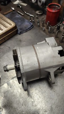 Alternador (XLII) 7676n / 1117818 12 voltios 105 amperios para camión Volvo Foto 1 de 4