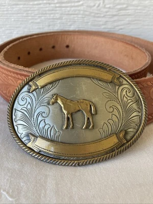 Cintas en blanco con hebilla de cinturón de caballo de pie de plata níquel alemán vintage con cinturón Foto 1 de 4