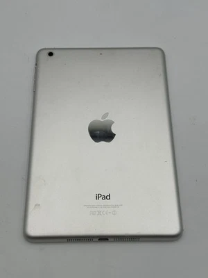 Apple iPad Mini, 16Gb, Wi-Fi, 7.9 In Silver.  - Image 1 of 3