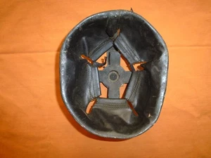 ORIGINAL WW2 BRITISH ARMY HELMET LINER 1938/9 CUSHION X PAD & SCREW SET - Picture 1 of 6