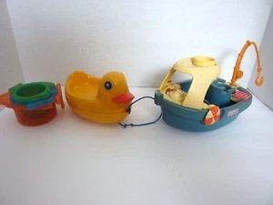 Fisher Price Little People Vintage Floaty Boat + Duck & Stacking Cups - Picture 1 of 10