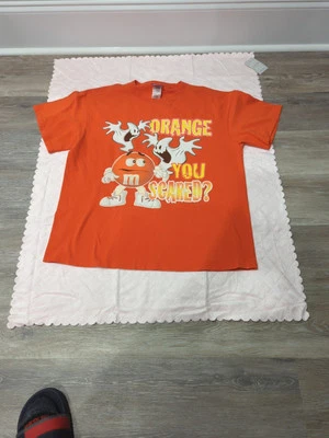Camiseta M&M's "Orange You Scared" de Halloween de colección Foto 1 de 4