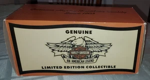 GENUINA HARLEY-DAVIDSON FORD DOBLE CABINA Y MOTOCICLETA FXDX 1:24 FUNDIDA A PRESIÓN NUEVA EN CAJA - Imagen 1 de 9