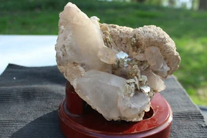 Sehr schöne Quarzkristalle mit Glimmer & Albit aus Brasilien - Bild 1 von 8