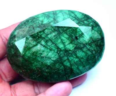 Natural Huge Green Emerald Zambian 1225.0 CT Certified Oval Cut Loose Gemstone - Image 1 of 4