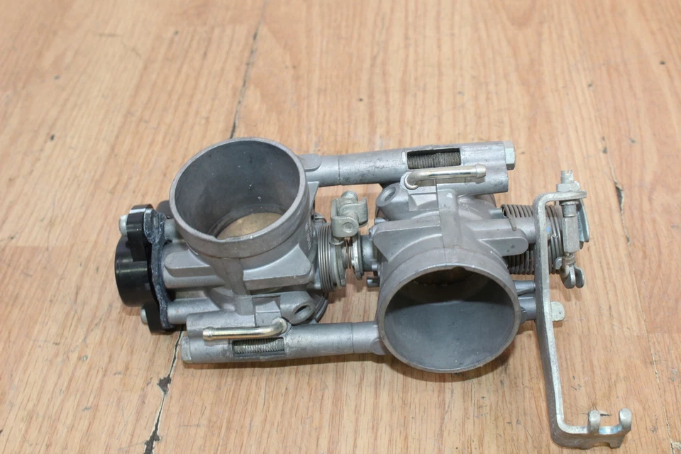 Yamaha Raider 1900 2009 carrocerías de acelerador con TPS Foto 1 de 4