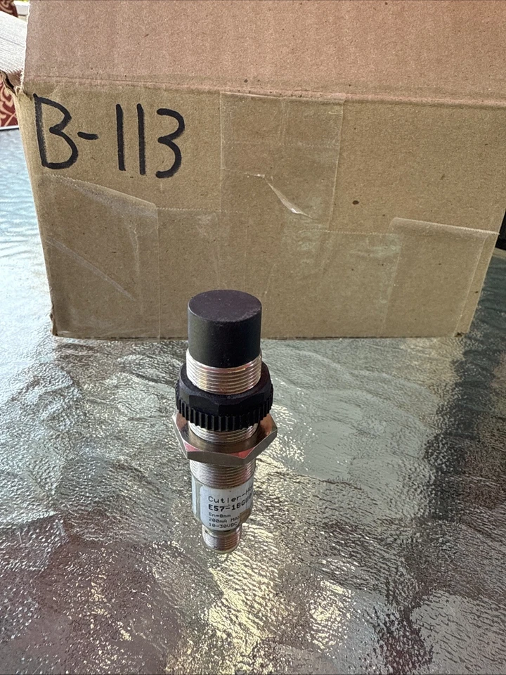 Cutler-Hammer E57-18GU08-GDB 10-30 V DC Proximity Sensor - Image 1 of 4