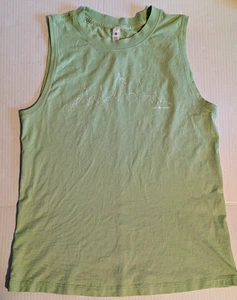 Lululemon Womens Sleeveless Shirt NYC New York Skyline Mint Green - Sz 4 - Picture 1 of 4