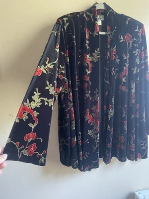 Cárdigan abierto de terciopelo burnout floral de colección R&K noches 22W oscuro romántico grunge Foto 1 de 4