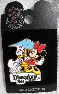 Pin Trading Nights Collection 2006 Minnie Mouse and Daisy Duck Disney NEW * - Picture 1 of 2