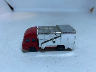 Husky by Corgi 25-a2 SD Refuse Wagon - Image 1 of 4