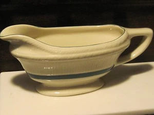 Shenango Pottery Co. Green and white Staffordshire gravy boat - Picture 1 of 2