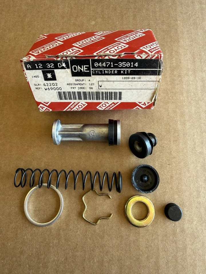 KIT CILINDRO MAESTRO FRENO TOYOTA LAND CRUISER FJ40 FJ43 FJ45 FJ55 BJ40 BJ43 HJ45 Foto 1 de 1