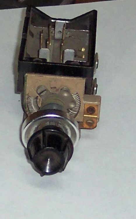 Interruptor de faros Chevrolet Corvair 1963 Foto 1 de 1