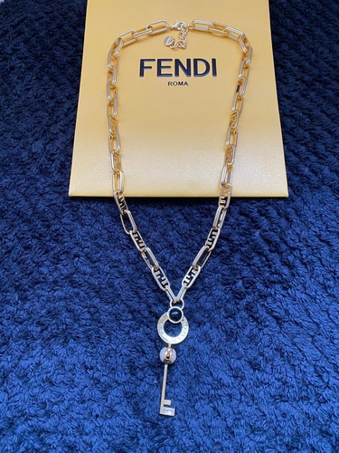 FENDI Collana Ciondolo Catena Logo Oro 