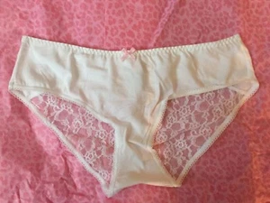 NWT VICTORIA 'S SECRET PANTY BIKINI CHEEKY LOW RISE HIPHUGGER size MEDIUM WHITE - Picture 1 of 5