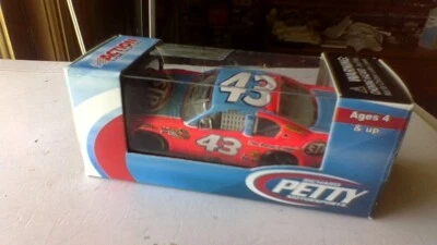 Ford Fusion AJ Allmendinger 1/64 2011 #43 STP The Racer's Edge Foto 1 de 4